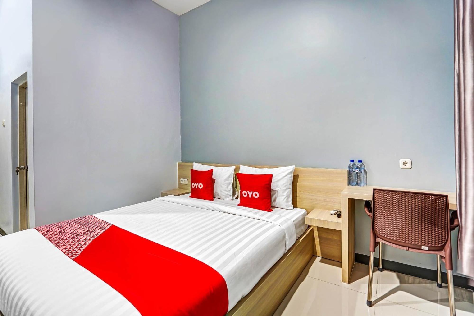 Oyo 90891 Parang Kusumo Residence Krembangan Εξωτερικό φωτογραφία
