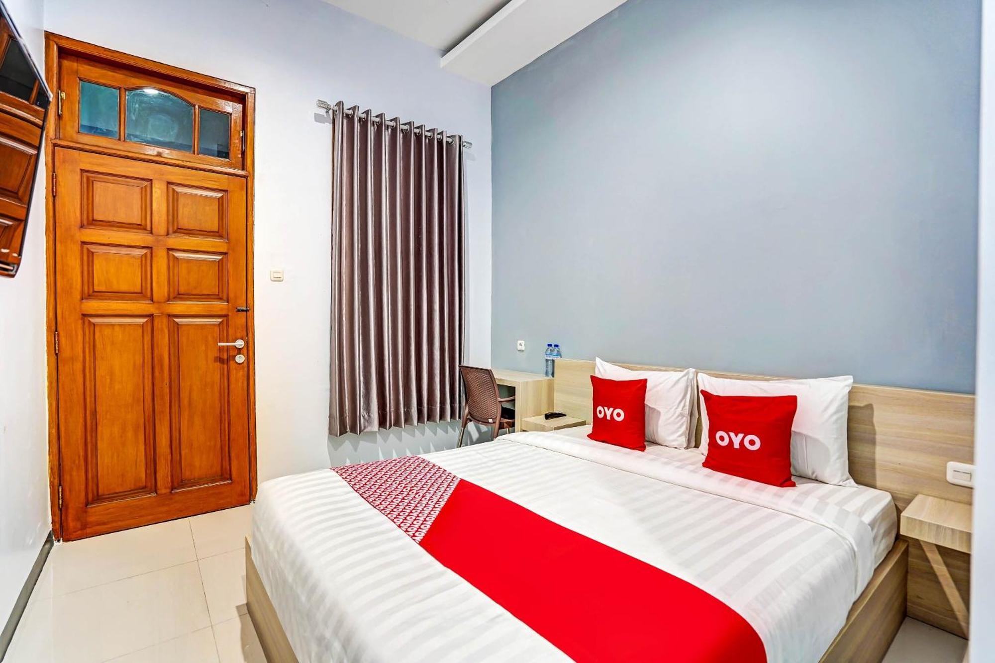 Oyo 90891 Parang Kusumo Residence Krembangan Εξωτερικό φωτογραφία