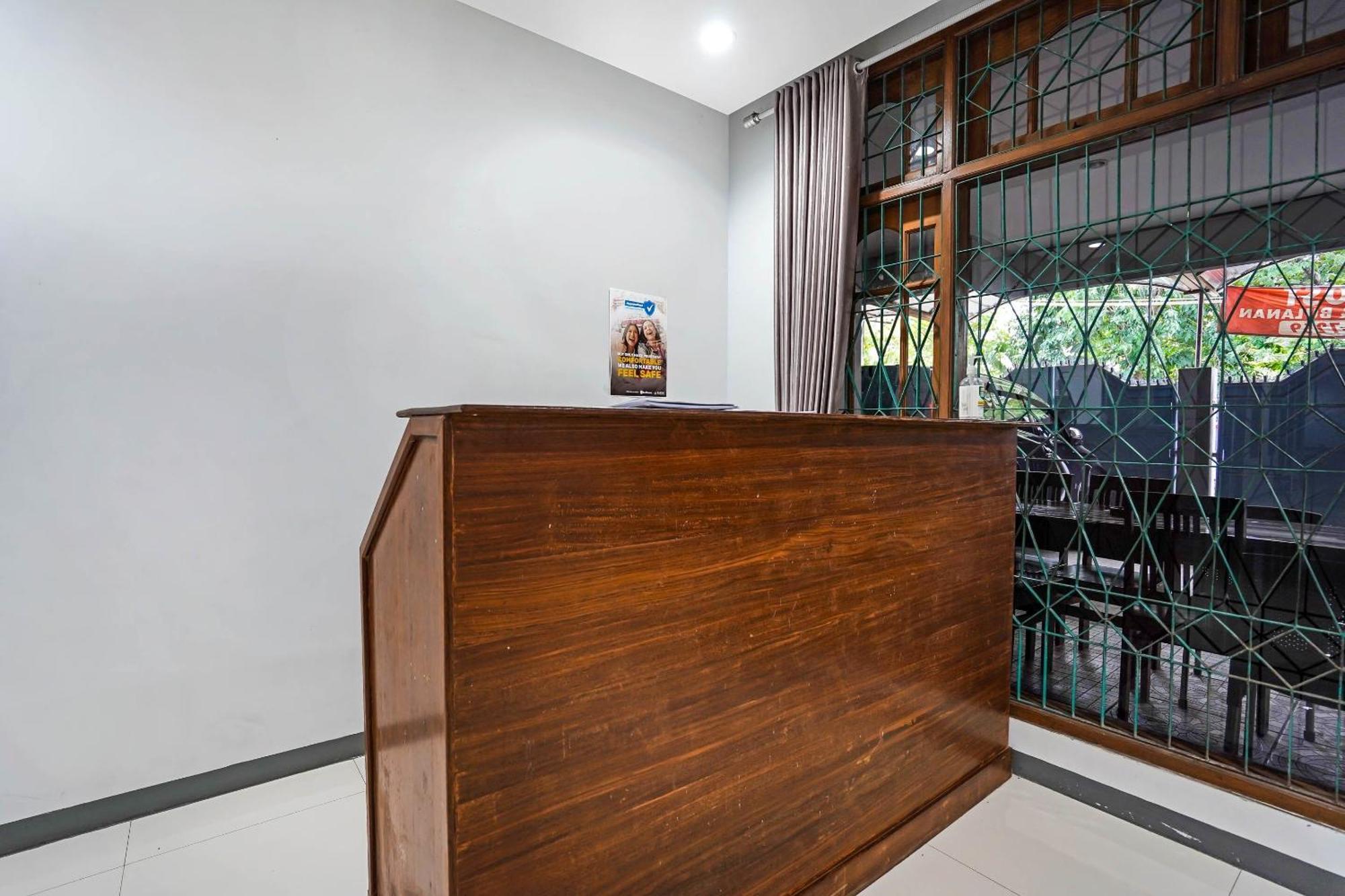 Oyo 90891 Parang Kusumo Residence Krembangan Εξωτερικό φωτογραφία